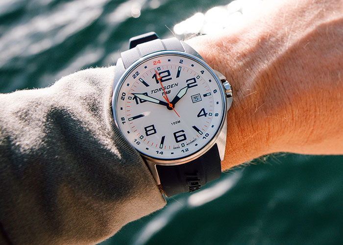 T48 GMT Black/Orange | 44mm, Black Silicone Strap – Torgoen