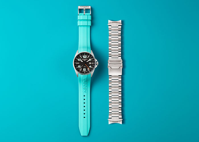 T48 Cyan/Silver Gift Set | 44mm, Cyan Silicone/Silver Bracelet
